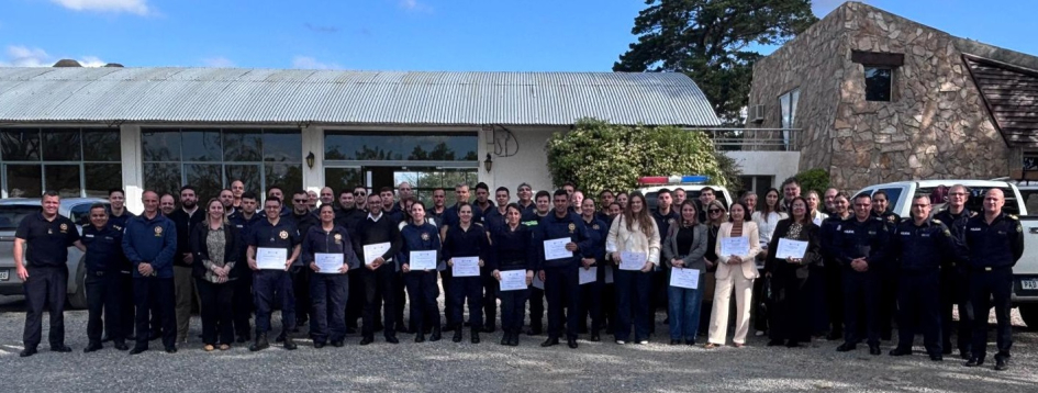 Asistentes certificados y capacitadores de la Dirección nacional de Policía Científica 