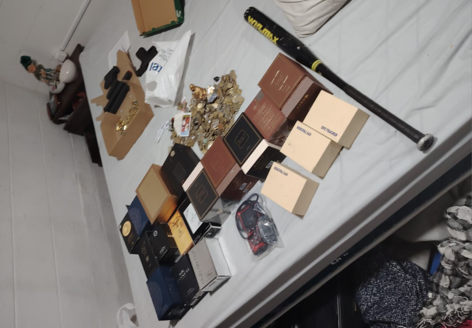 Incautación de objetos en procedimiento Incautación de objetos en procedimiento