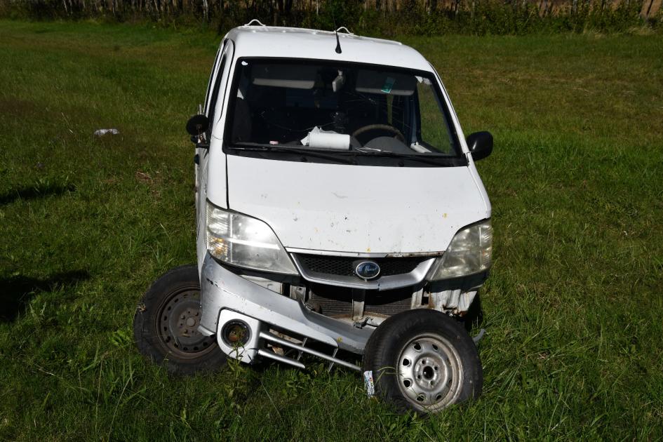 Camioneta que transportaba mercadería incautada por infracción aduanera