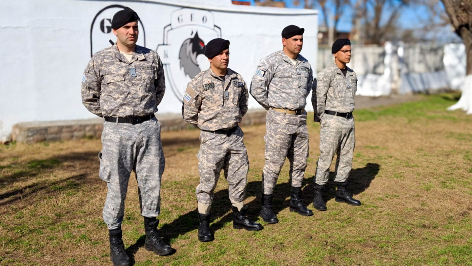 Instructores del curso de operador K9 formados