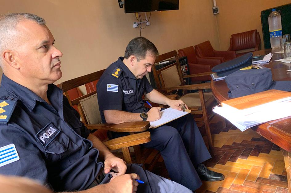 Jefe de Zona Operacional II y Secretario del Encargado de Jefatura en reunion. Jefe de Zona Operacional II y Secretario del Encargado de Jefatura en reunion.