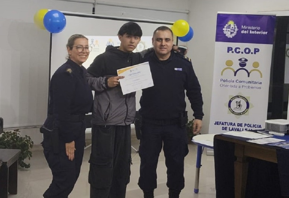 joven cerificado en seguridad ciudadana