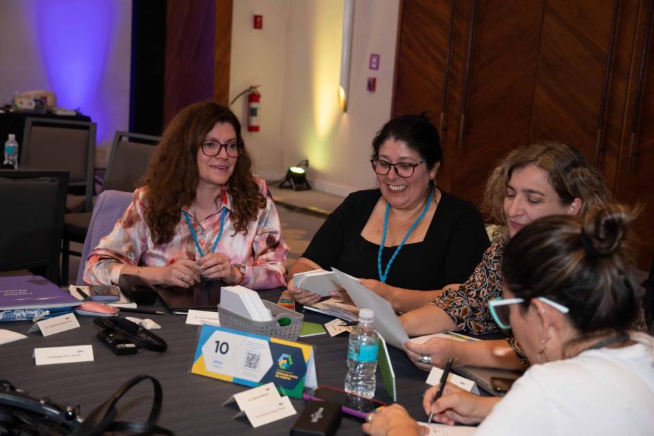 Uruguay participó en diálogo regional sobre violencia contra las mujeres organizado por el BID Uruguay participó en diálogo regional sobre violencia contra las mujeres organizado por el BID