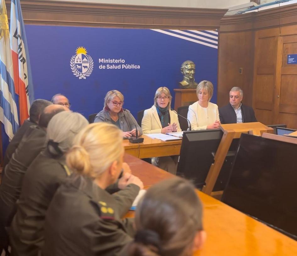 Ministerios del Interior, Salud Pública y Defensa firmaron acuerdo para reforzar atención en salud