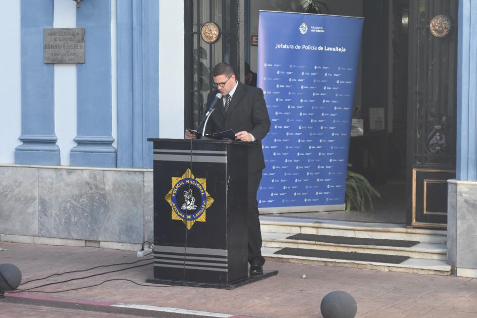 Maestro de ceremonia Cabo PA Fabio García Maestro de ceremonia Cabo PA Fabio García