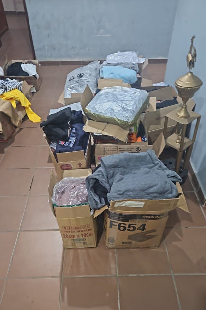 Mercadería de contrabando incautada por la policía Mercadería de contrabando incautada por la policía