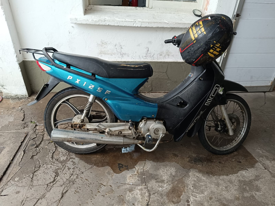 Moto incautada a detenido detrás del cementerio central