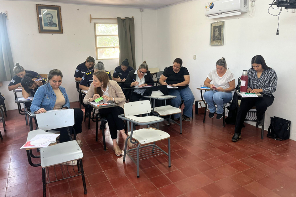 Mujeres policías en Taller.