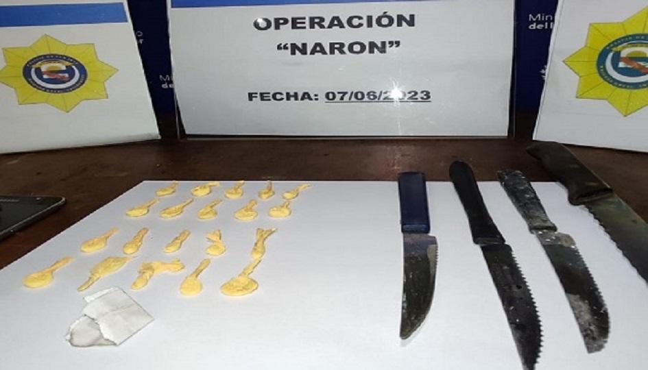 Drogas y cuchillos Detalles de la incautación