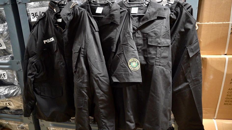 Uniformes negros Uniformes negros