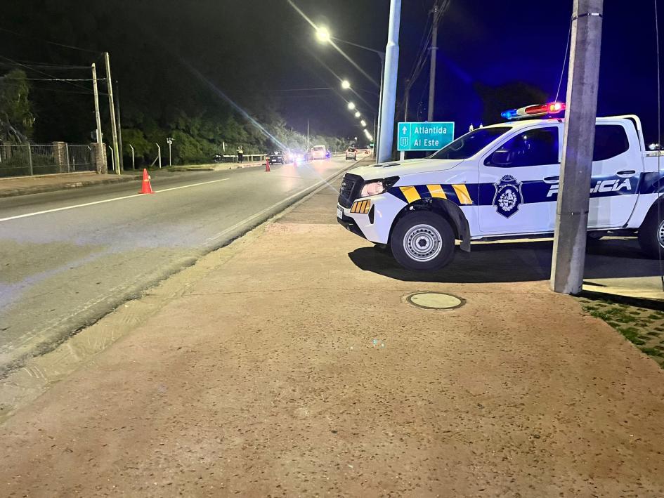 Inspectores de la ISJ y Policías de Zona I realizaron controles vehiculares en la capital Dptal. Inspectores de la ISJ y Policías de Zona I realizaron controles vehiculares en la capital Dptal.