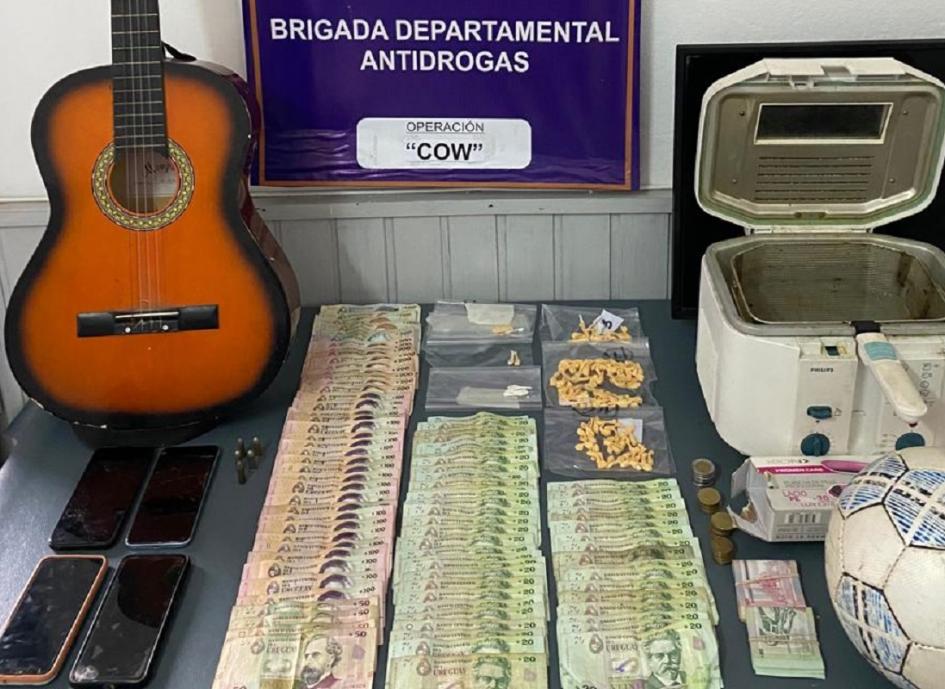 Objetos incautados en allanamientos de Operación Cow Objetos incautados en allanamientos de Operación Cow