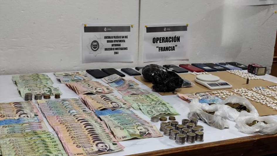 Incautación de drogas, dinero y vehículos en San José Incautación de drogas, dinero y vehículos en San José