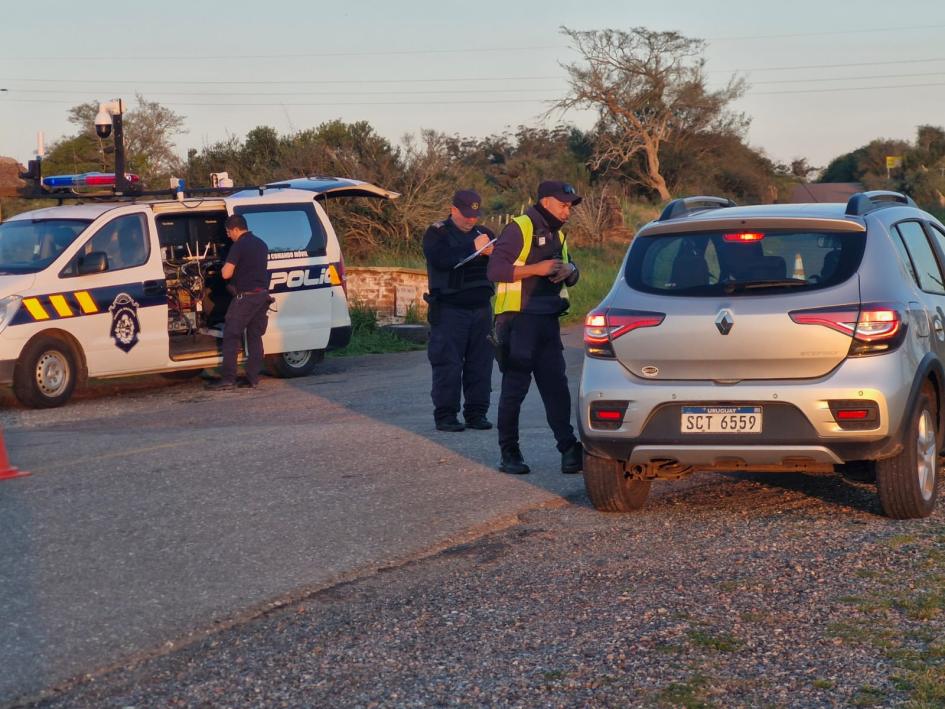 Operativos Villa Serrana Centro comando móvil Operativos Villa Serrana Centro comando móvil