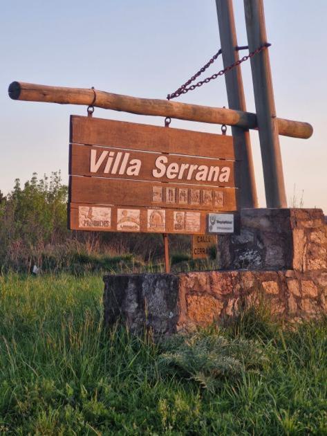 Cartel de ingreso a Villa Serrana Cartel de ingreso a Villa Serrana