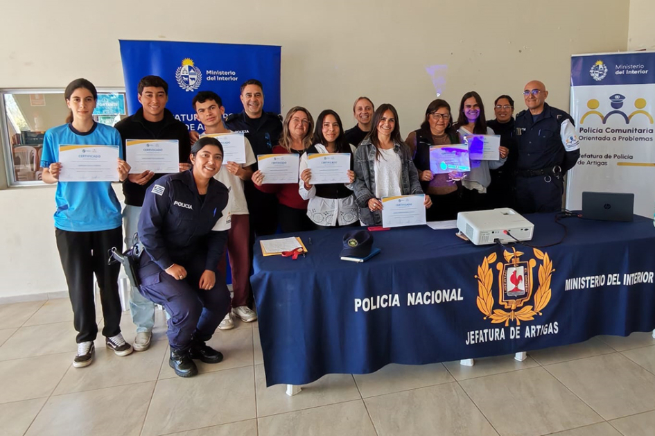 Policías Comunitarios y participantes de la Escuela de Seguridad Ciudadana en el Municipio de Baltas