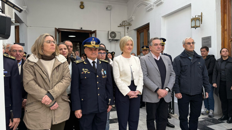 Colonia homenajea a Julio Guarteche con la designación de la Brigada Departamental Antidrogas con su Colonia homenajea a Julio Guarteche con la designación de la Brigada Departamental Antidrogas con su