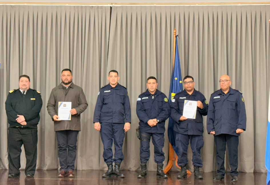 Funcionarios policiales premiados. Funcionarios policiales premiados.