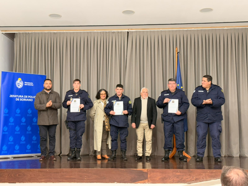 Funcionarios policiales premiados. Funcionarios policiales premiados.