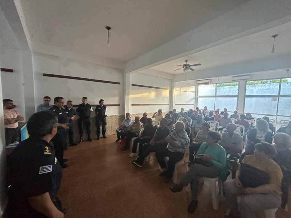 púpúblico en lanzamiento de escuelas de seguridad ciudadana en Minas púpúblico en lanzamiento de escuelas de seguridad ciudadana en Minas
