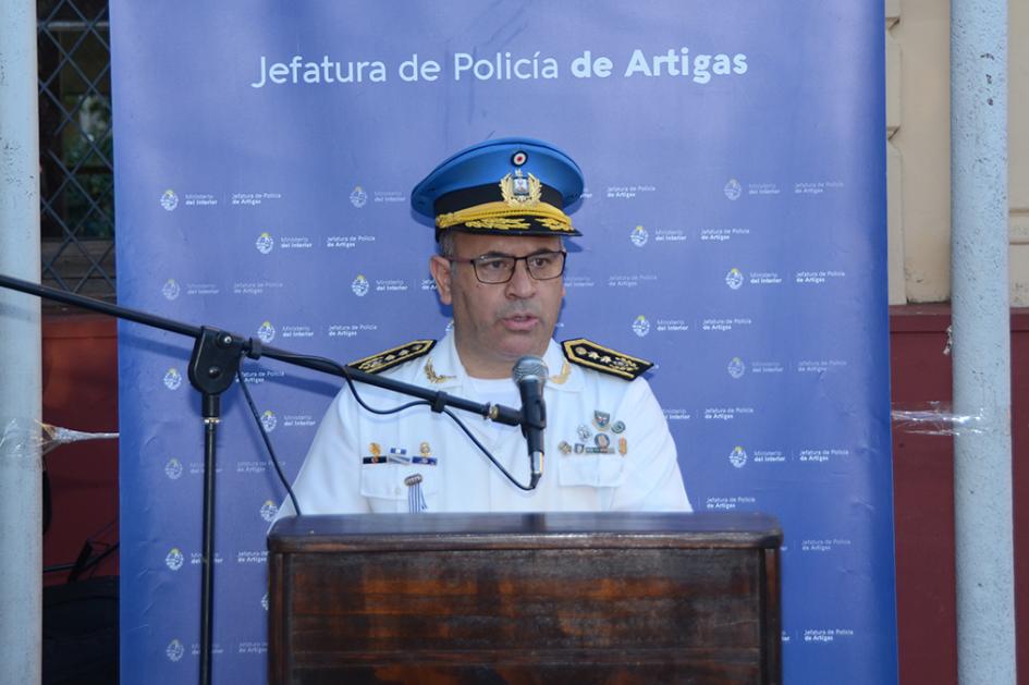 Palabras alusivas por parte del Jefe de Policía Comisario General Alexandro Alves. Palabras alusivas por parte del Jefe de Policía Comisario General Alexandro Alves.