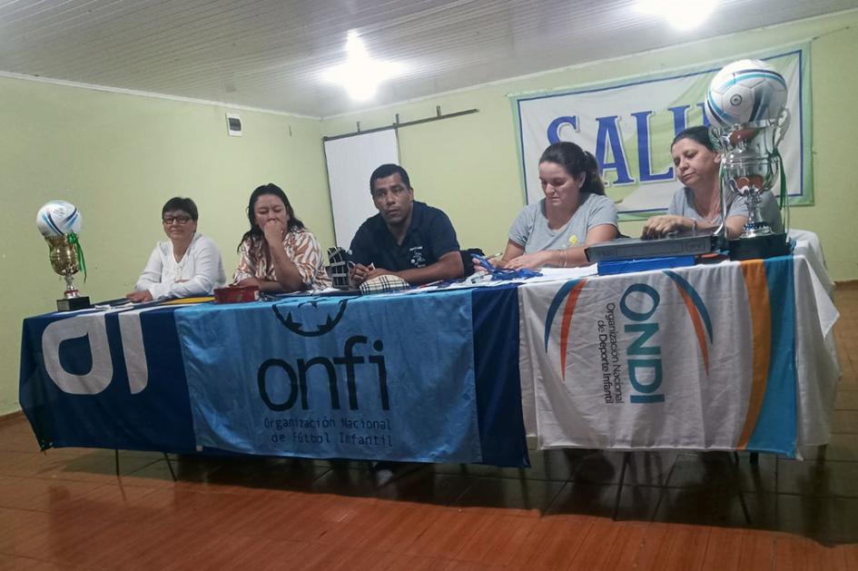 Participantes de la reunión con la Liga de Fútbol Infantil. Participantes de la reunión con la Liga de Fútbol Infantil.