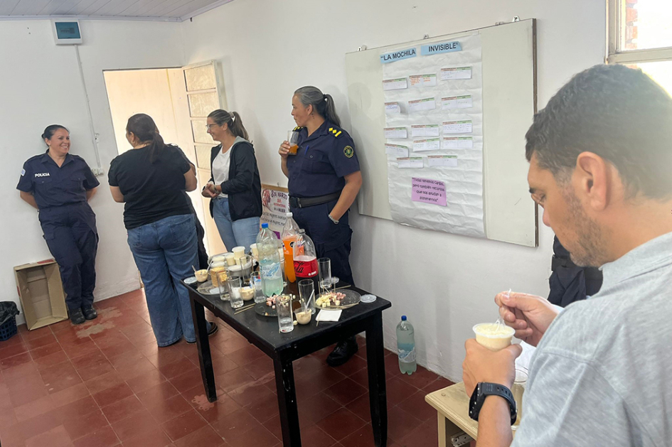 Participantes del Taller en ágape.