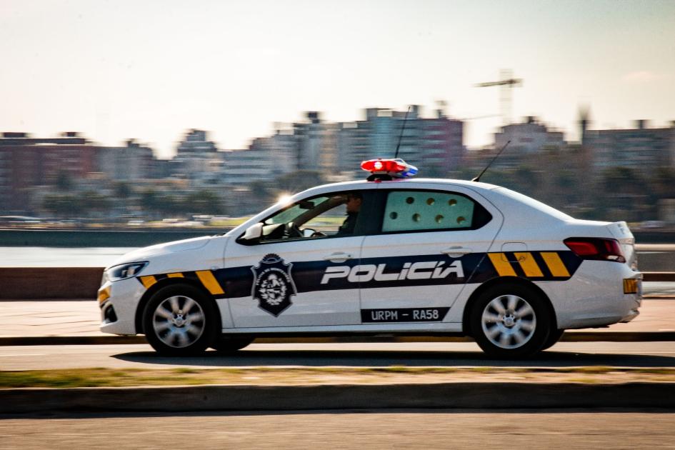 Móvil policial. Móvil policial.