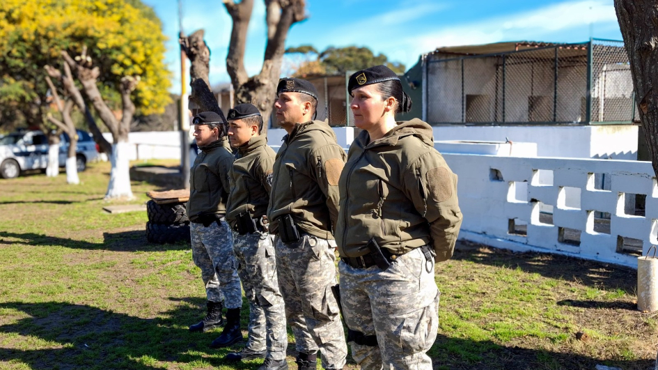 Policías de la Unidad Táctica de Canes K9