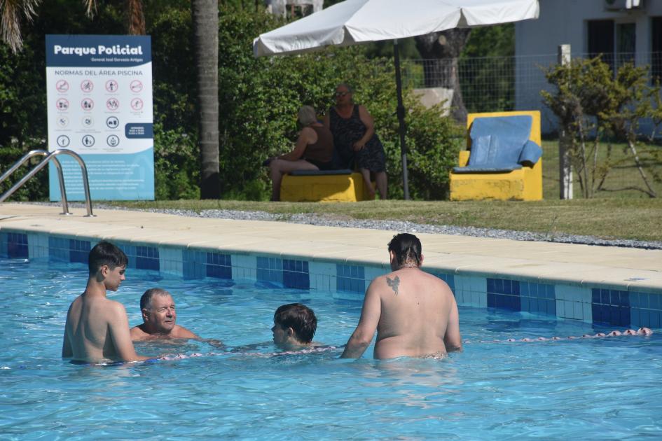 Piscina en familia