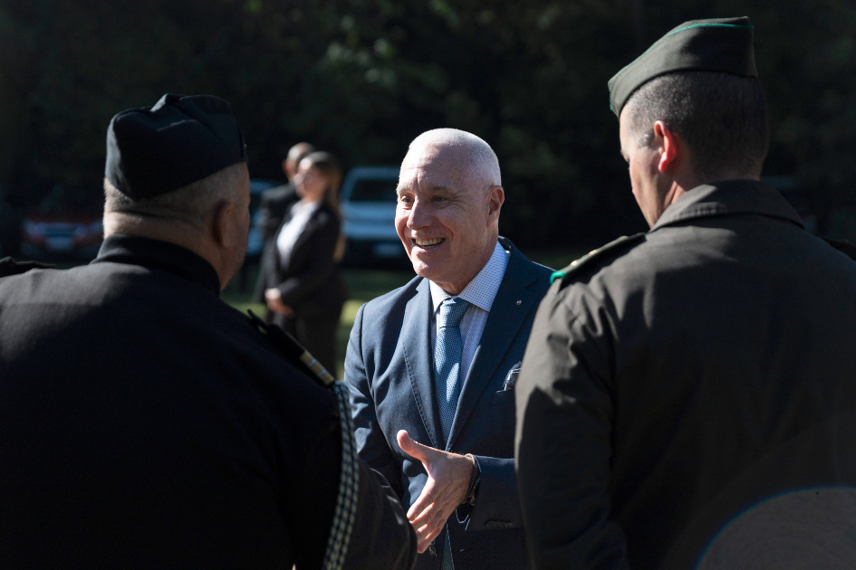 Ministro llegando al Consejo de Ministros 