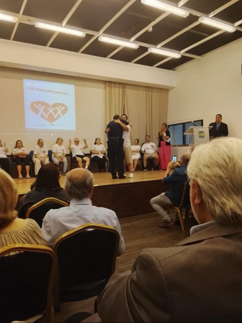 Policía Comunitaria con integrante de la Asociación Down Policía Comunitaria con integrante de la Asociación Down