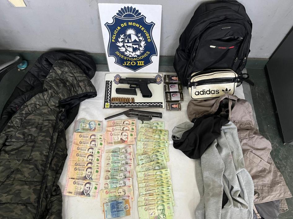 objetos incautados a los detenidos 