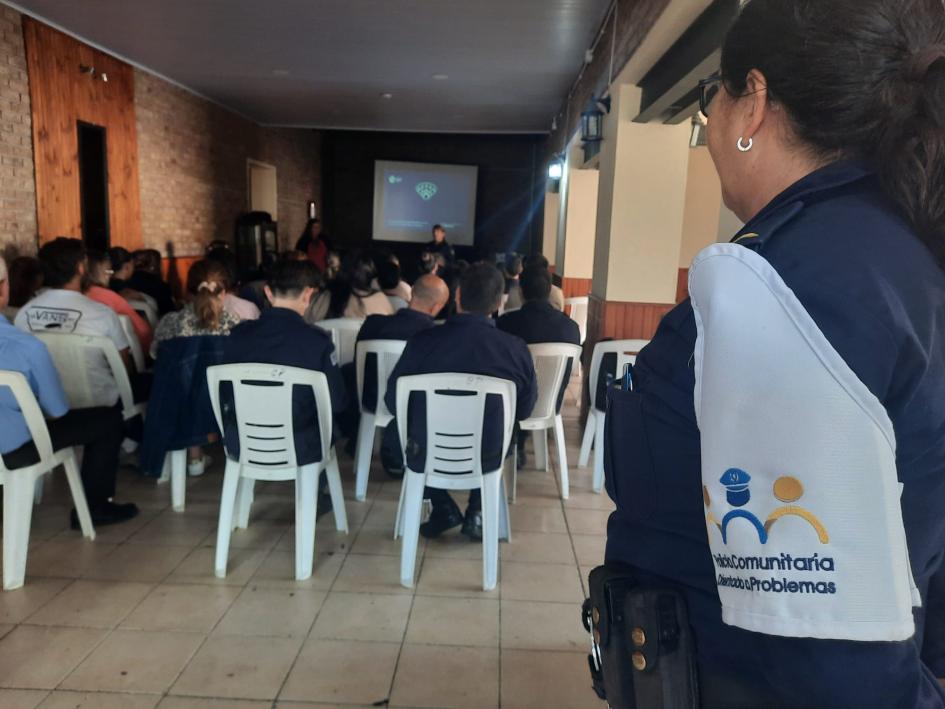 Capacitación en Circulo Policial para Referentes Comunitarios Capacitación en Circulo Policial para Referentes Comunitarios