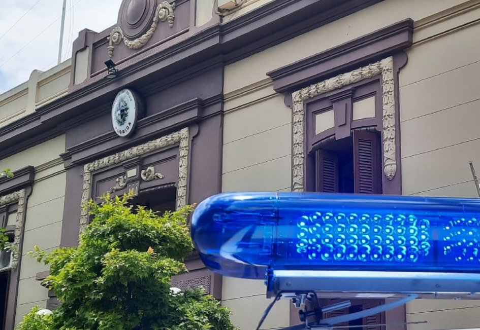 Barral de móvil policial