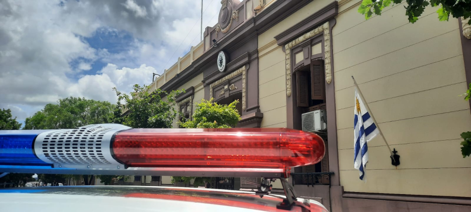 Barral de móvil policial - Jefatura de Policía Florida