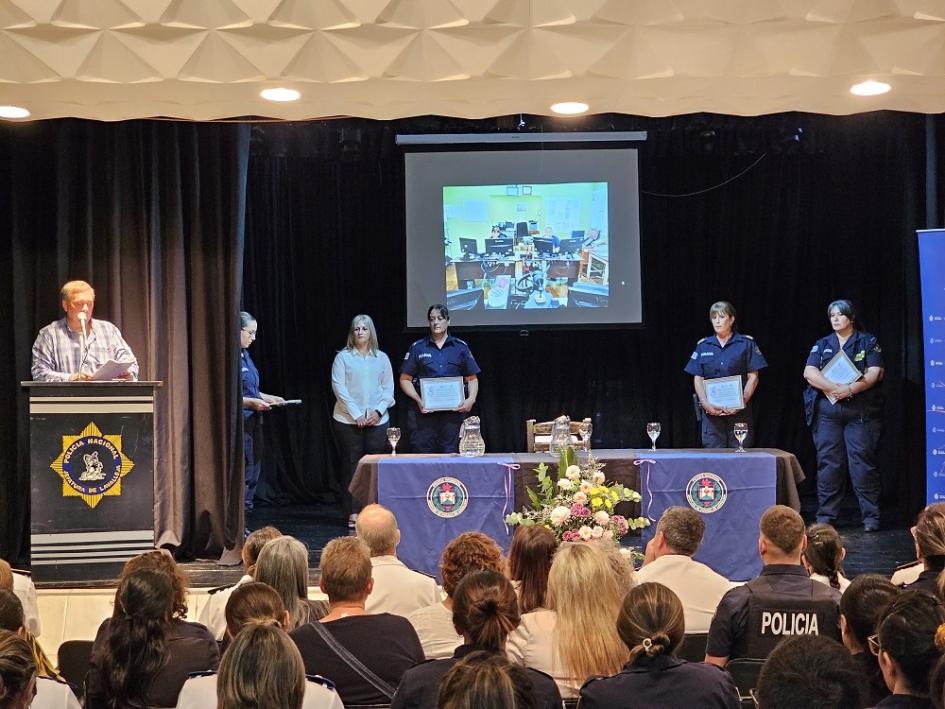 reconocimiento a mujeres policias reconocimiento a mujeres policias