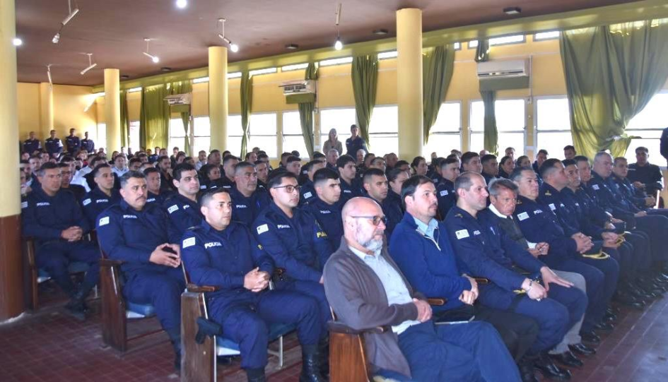Reconocimientos a Funcionarios Policiales destacados Reconocimientos a Funcionarios Policiales destacados