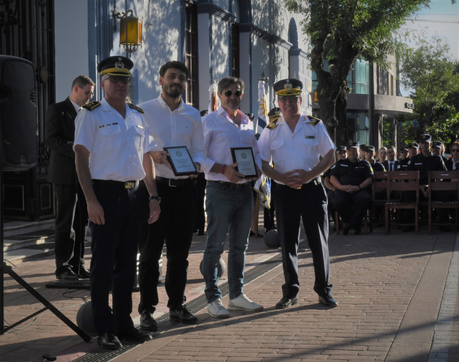 Reconocimientos intituciones 196 aniversario de la Policía Nacional