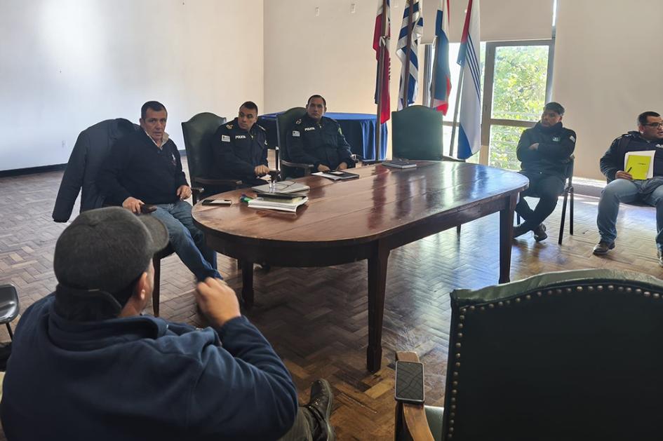 Reunión con Autoridades Departamentales. Reunión con Autoridades Departamentales.