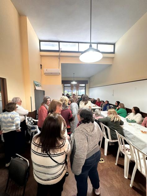 Reunión con adultos mayores Reunión con adultos mayores