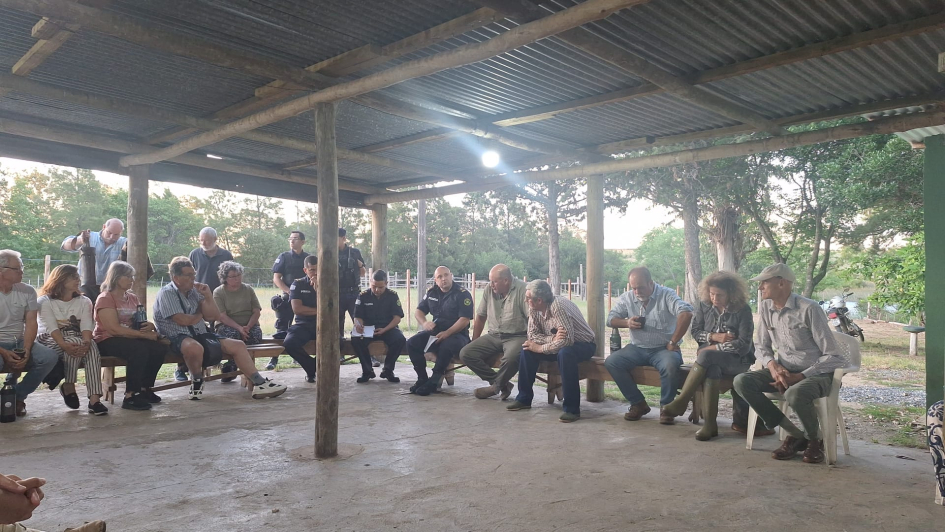 Reunión con vecinos de Aguas Blancas