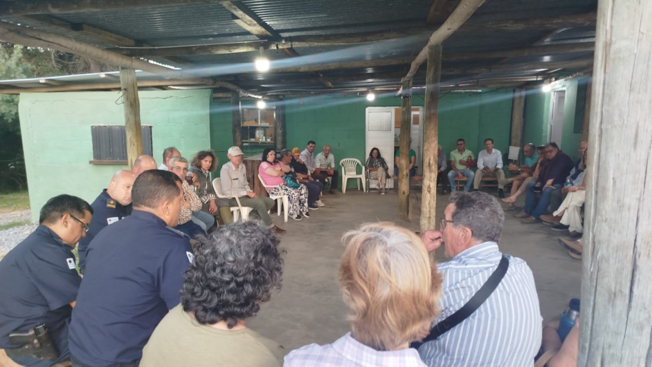Reunión con vecinos de Aguas Blancas