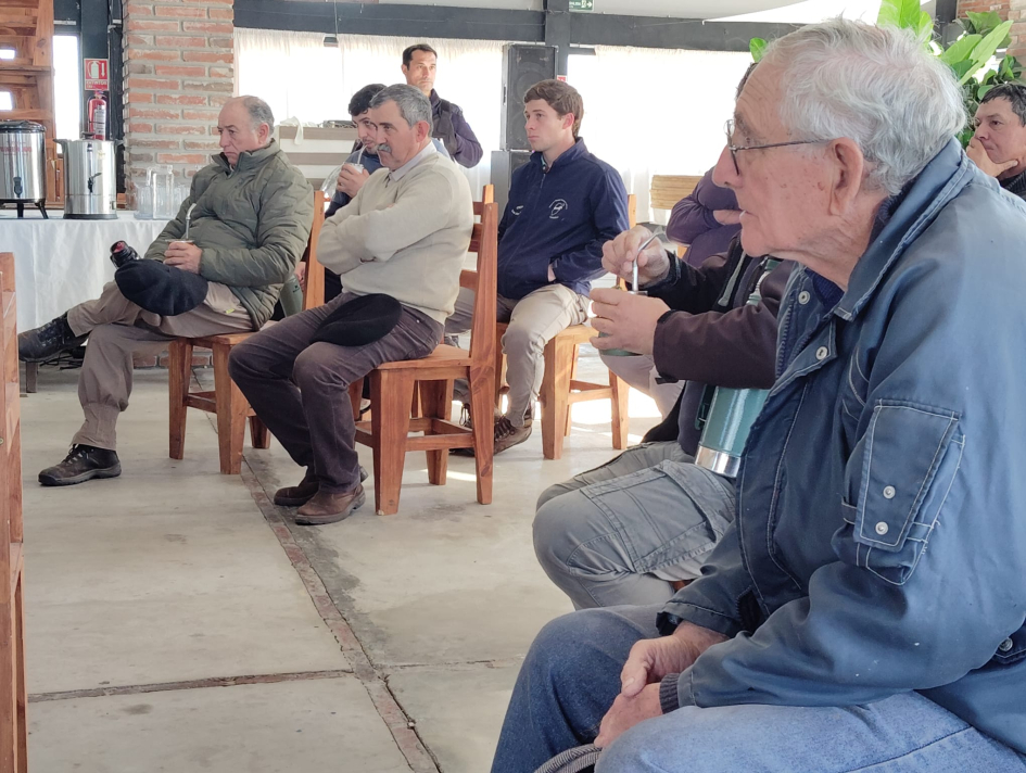 Reunión con vecinos del Santa Lucía Reunión con vecinos del Santa Lucía
