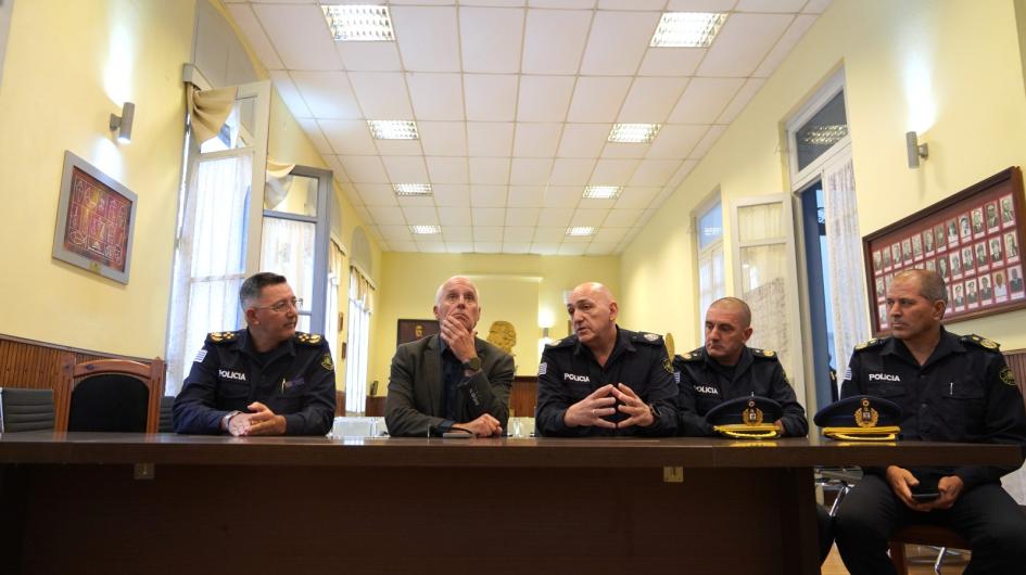 Reunión del Ministro del Interior junto al Director de la Policía Nacional con el comando de Durazno Reunión del Ministro del Interior junto al Director de la Policía Nacional con el comando de Durazno