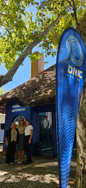 La DNIC estuvo presente en el stand del Ministerio del Interior en la ...