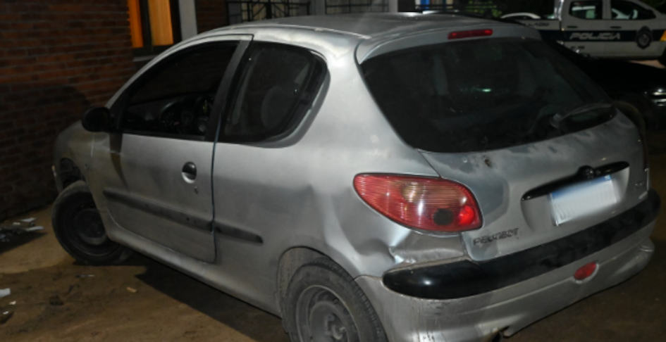 auto incautado en Ciudad del Plata, cinco personas detenidas auto incautado en Ciudad del Plata, cinco personas detenidas