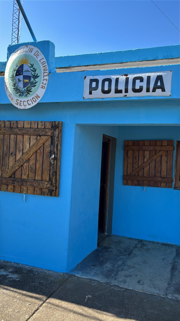 Plano corto de Seccional 6ta de Barriga Negra Lavalleja 