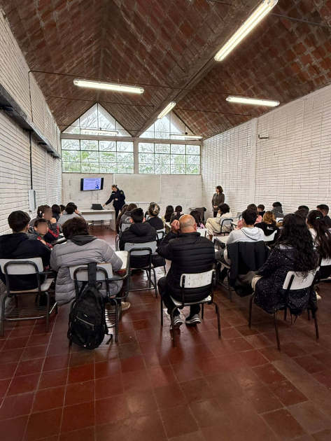 Alumnos de UTU de Pan de Azúcar recibieron charla sobre seguridad ciudadana, riesgos en redes social Alumnos de UTU de Pan de Azúcar recibieron charla sobre seguridad ciudadana, riesgos en redes social