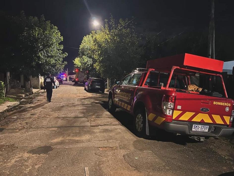vehículos de bomberos en el lugar vehículos de bomberos en el lugar